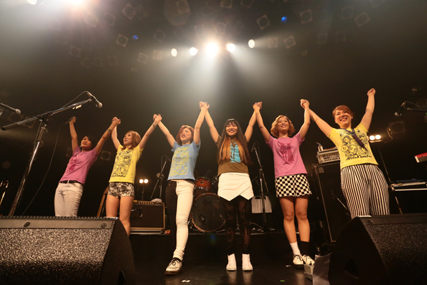 「オレスカ ツアー最終公演で初のUST生中継、カバー曲も多数披露」1枚目/8