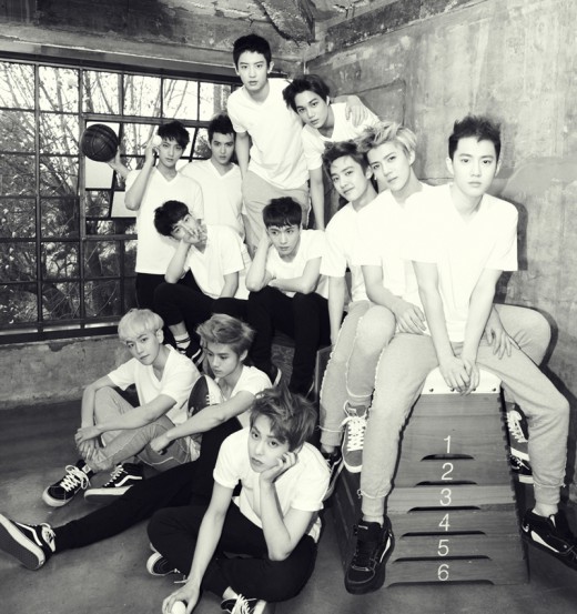 「EXO ビルボード・ワールド・アルバムチャート1位に」1枚目/1