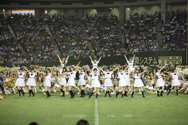 「乃木坂46 チアリーダーズと圧巻の共演「いつかはこの東京ドームでも」」1枚目/8