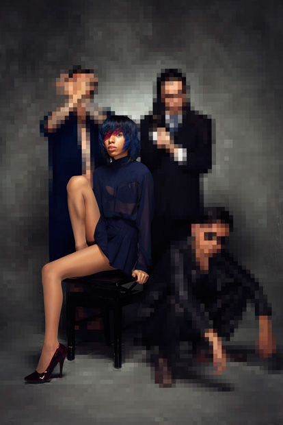 「獄門島一家
Vocal：アヴちゃん（女王蜂）
Guitar：？？？？
Bass：？？？？？？
Drums：？？？？」2枚目/13