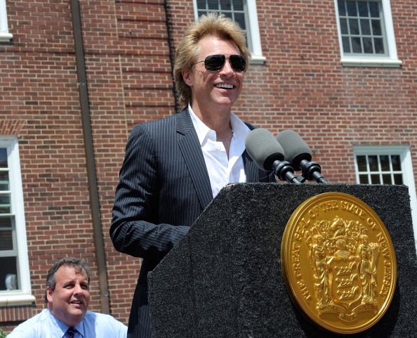 「ジョン・ボン・ジョヴィ、約1億円をサンディ基金に寄付」1枚目/1