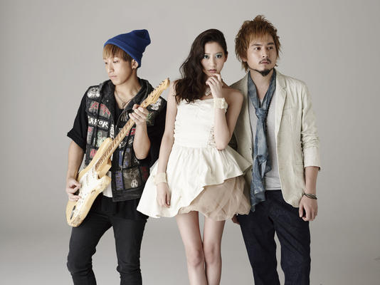 「モデルの河北麻友子がSoulJaとBACK-ON KenJi03のコラボ楽曲でアーティストデビュー」1枚目/2