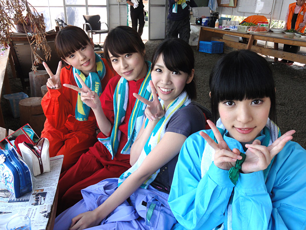 「残り約87万 村づくりアイドルAeLL.が、ソーラーパネル設置資金を募集」1枚目/7