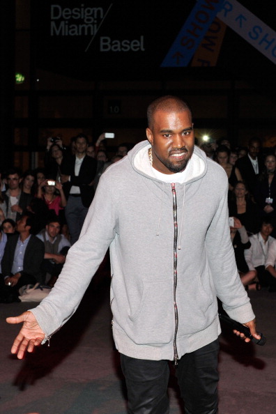 「カザフスタンの結婚式に出演したカニエ・ウェストを人権団体が非難」1枚目/1