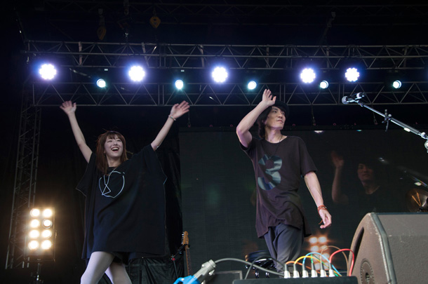 「ヨーロッパで知名度急上昇のmoumoon 初の海外ライブ敢行」1枚目/2