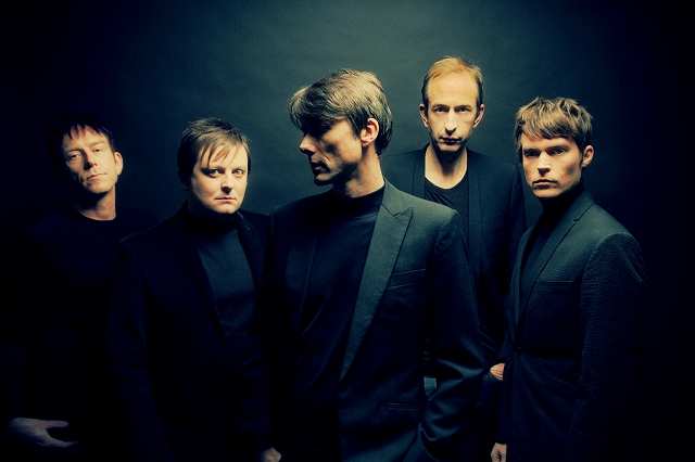 「来日中のスウェード、日本先行配信決定」1枚目/2