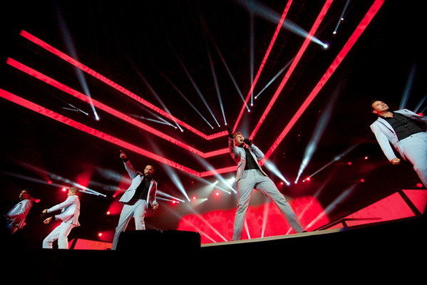 「結成20周年のバックストリート・ボーイズによる“おもてなし”超満員のさいたまSAを魅了」1枚目/3