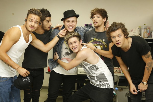 「オリー・マーズがワン・ダイレクションとの来日公演時の映像を公開、仲良しグループ撮影も」1枚目/2