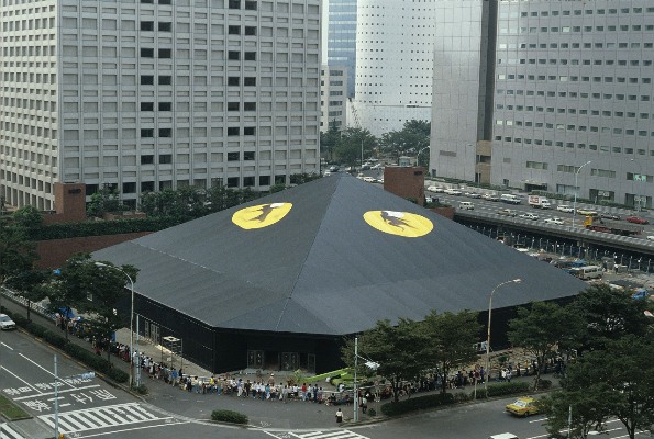 「1983年　劇団四季『キャッツ』東京初演　キャッツ・シアター　撮影：山之上雅信」3枚目/3