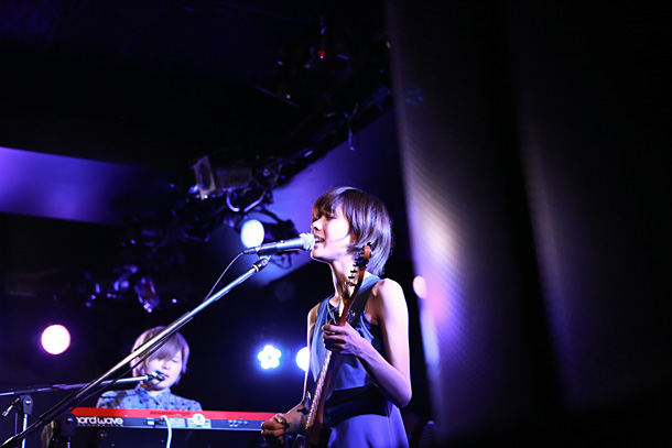 「業界が震撼する新星 ハルカトミユキがワンマンで圧巻アクト」1枚目/6