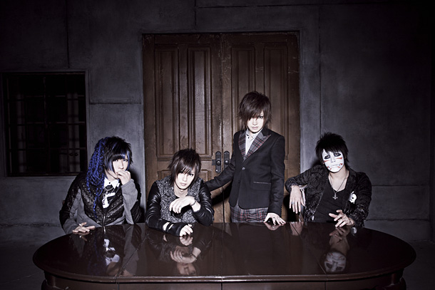 「ゴールデンボンバー　アーティスト写真」13枚目/13