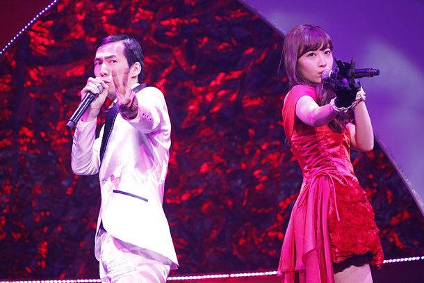 「「2人はデキテル」 小嶋陽菜・北川謙二」5枚目/66