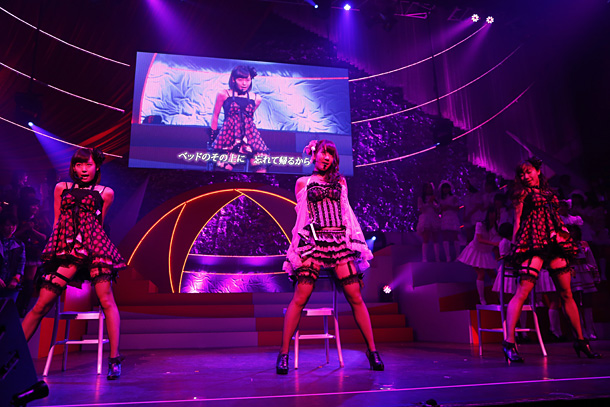 「「誘惑のガーター」 柏木由紀・渡辺美優紀・須田亜香里」26枚目/66