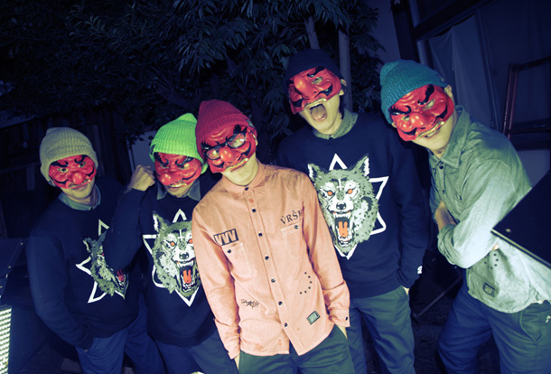 「覆面天狗バンド“ディスビズ”jackassノリの閲覧注意PV公開」1枚目/1