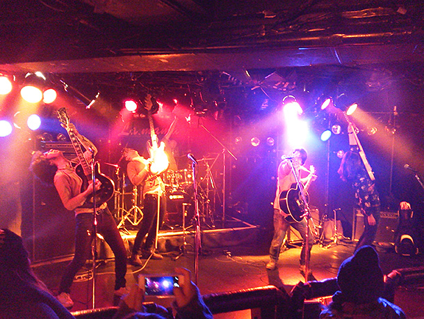 「井乃頭蓄音団 今年の抱負を宣言「一生親不孝者でいます」」1枚目/5