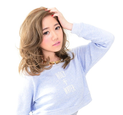 「『テラスハウス』主題歌日本語カヴァーが話題のMACO、わずか2ヶ月でYouTube100万回再生」1枚目/1