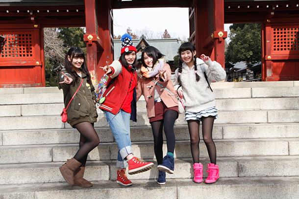 「乙女新党 受験メンバーが合格祈願＆森を守る楓寄贈」1枚目/14