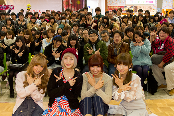 「ブレイク間近の読モバンド サイサイが新曲初披露」1枚目/3