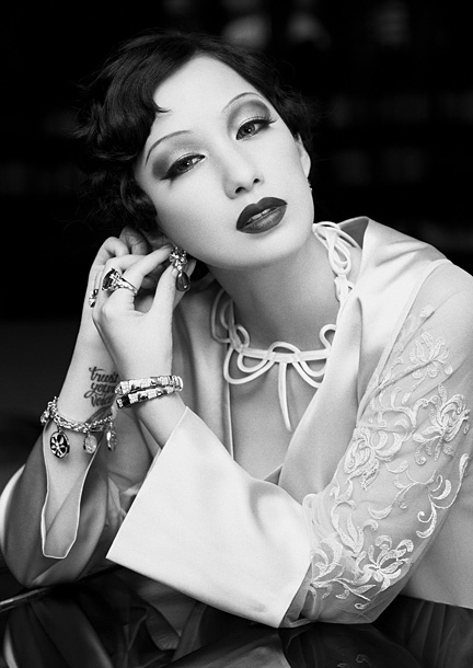 「中島美嘉 松田美由紀による等身大写真展に登場 ポスターにも」1枚目/5