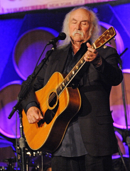 「デヴィッド・クロスビー、心臓手術のため公演を延期」1枚目/1