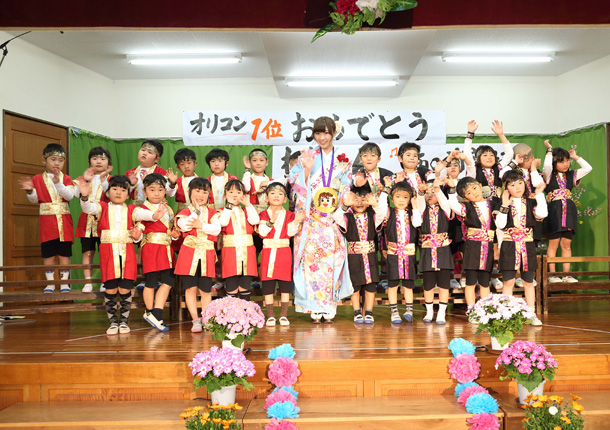 「AKB48岩佐美咲 新曲の舞台“鞆の浦”で1位御礼イベント」1枚目/3