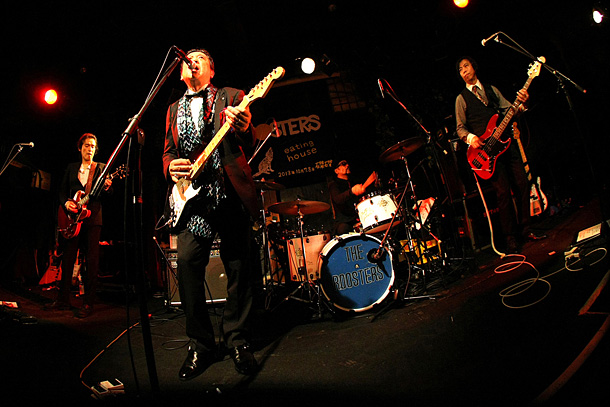 「ザ・ルースターズ、45曲入りDVD2枚組1000セットを緊急発売!!　フジロック&#039;14出演も！」1枚目/2