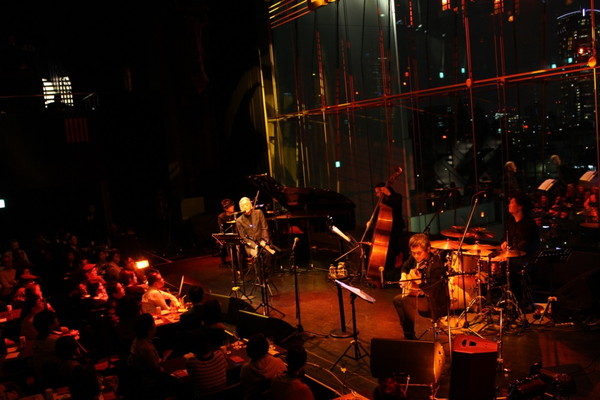 「名盤『ゲッツ/ジルベルト』の再現ライブが豪華すぎて泣けた」1枚目/21