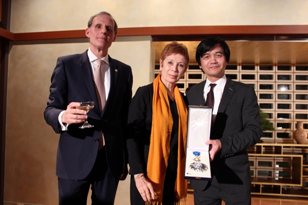 「東京バレエ団代表・佐々木忠次がフランス国家功労勲章を受章」1枚目/2