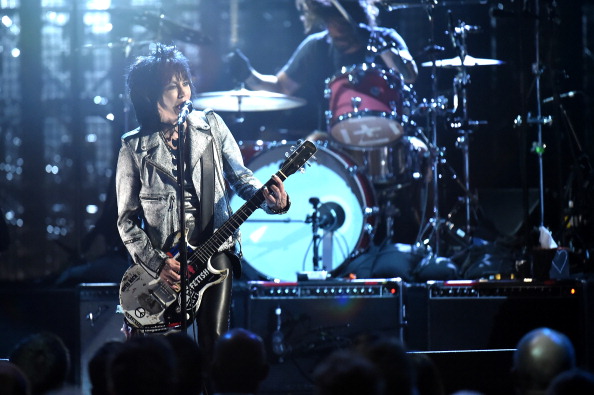 「ニルヴァーナ、豪華サプライズ・ゲストを迎えシークレット・ライブ」1枚目/1