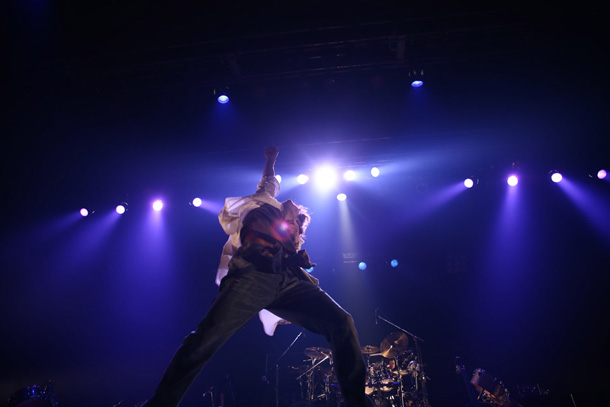 「UVERworld 最後のSHIBUYA-AX公演で「8年前の自分たちにケリをつけられた」」1枚目/7