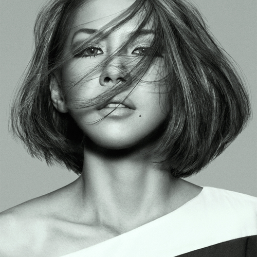 「DOUBLE 清水翔太や安室奈美恵とのコラボ曲も収めた初のシングル集」1枚目/2