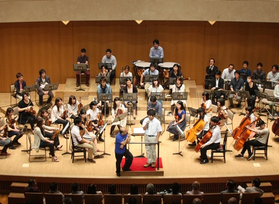 「NHK『白熱教室』でも放映された、広上淳一による公開レッスンが開催」1枚目/2