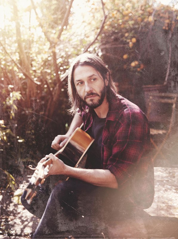 「フィーダーのフロントマン、グラント・ニコラスが初のソロ・アルバム発売、フジロックに出演」1枚目/2