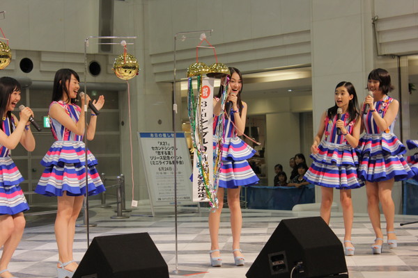 「X21がリリースイベントで初の単独公演決定＆3rdシングルなどサプライズ3連発！メンバー涙も」1枚目/51