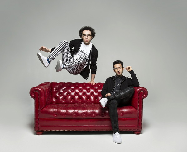 「2013年デビュー。ア・グレイト・ビッグ・ワールドのシンデレラストーリーとは？」1枚目/2