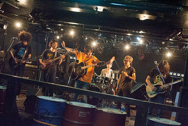 「リハーサルをコントロールする松尾よういちろう（vo）」30枚目/63