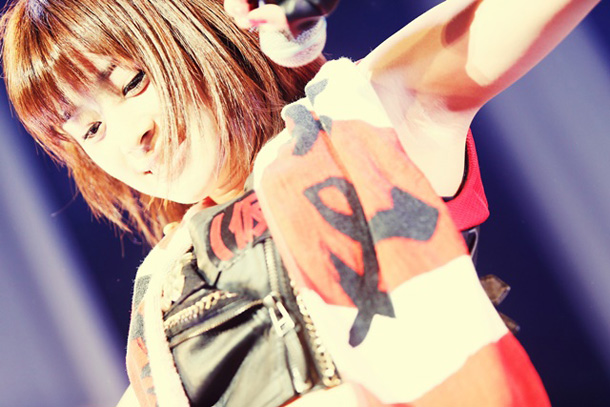 「アップアップガールズ（仮） 国内外の大物アーティストに並びライブ写真販売」1枚目/3