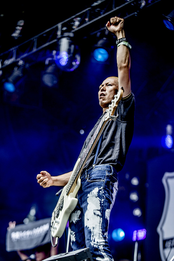 「日高央（ヒダカトオル）率いるTHE STARBEMS 寺尾順平（b）脱退」1枚目/1