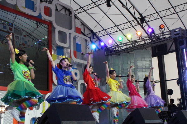 「＜武道館まで追っかけよう！Vol.3＞チームしゃちほこ【めざましライブ】でがっつりパフォーマンスの巻＆感想と武道館へのコメントも」1枚目/21