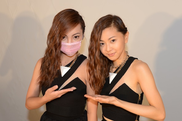 「新作発売記念イベントで2人の倉木麻衣が共演？」1枚目/2