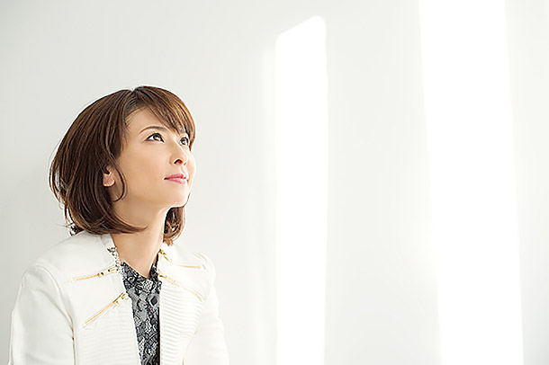 「森高千里 最新セルフカバー集2作同時リリース」1枚目/3