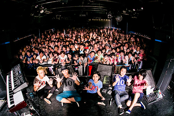 「植田真梨恵 歌と愛を届ける為の音楽人生は続く「みんなで夢見よう」」1枚目/8