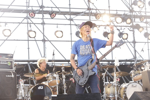 「難波章浩完全復活、NAMBA69で沖縄に登場＆1st ALBUMリリースも発表」1枚目/5