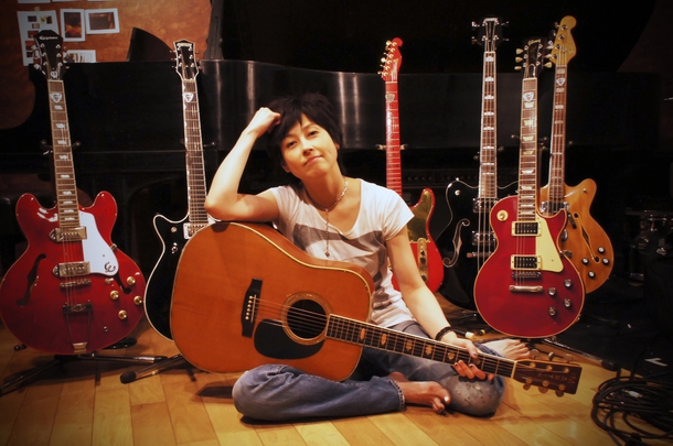 「元プリプリ、岸谷（奥居）香の「1人演奏会」が開催」1枚目/1