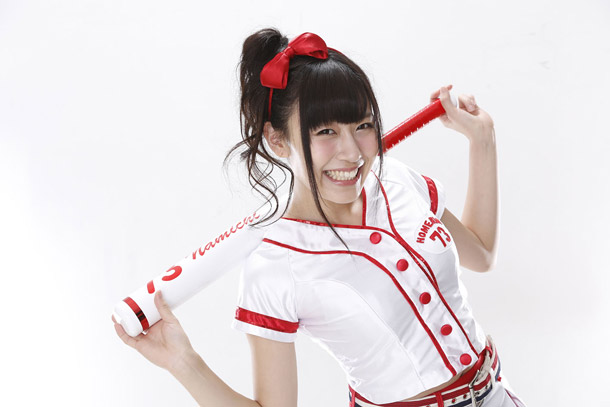 「パチンコ・パチスロ界のカリスマアイドル ホームランなみちが武道館実現にむけて縁起担ぎ」1枚目/2