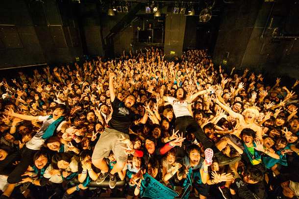 「Rhythmic Toy World 超満員の代官山UNITでシングルリリース発表」1枚目/7