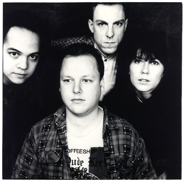 「ピクシーズ 名作『ドリトル』の25周年を記念して未発表音源多数収録の3枚組豪華版」1枚目/2