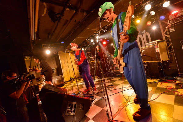 「Dr. DOWNER」23枚目/36