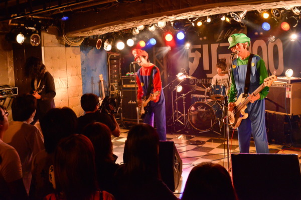 「Dr. DOWNER」24枚目/36