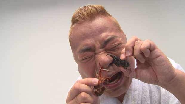 「GLAY×出川哲朗 「百花繚乱」のサビフレーズにかけた“YAVAINE動画”公開」1枚目/5